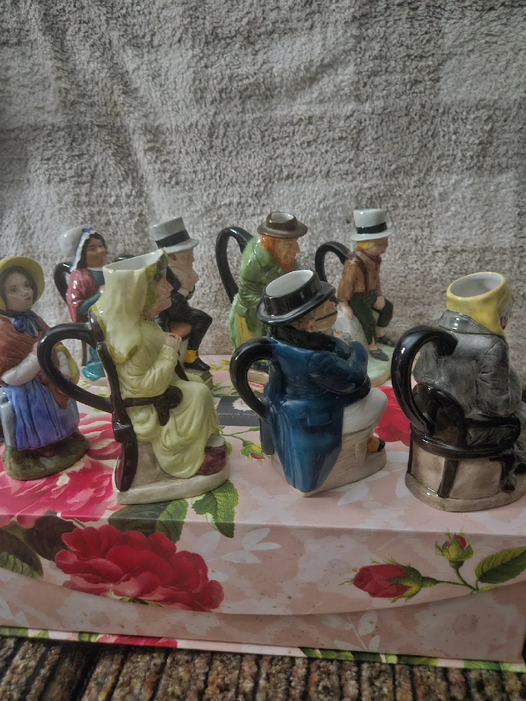 VTG Wood&Son 8-England TheCharles Dickens Toby Jugs  Collection image indicator(5)