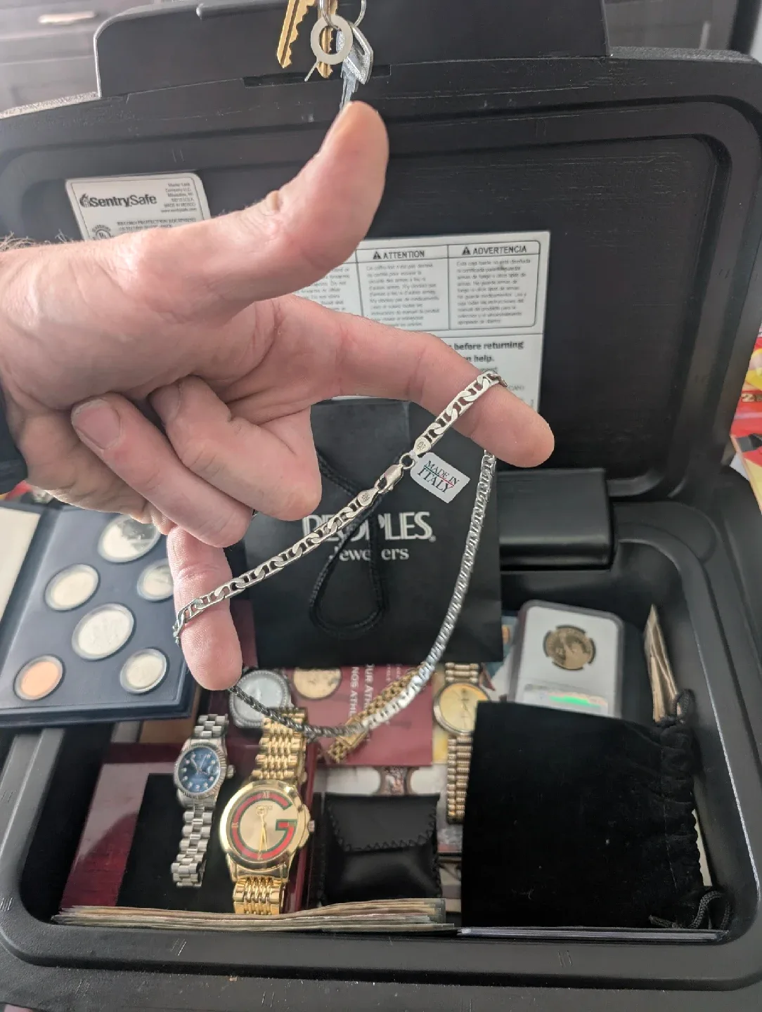 Peoples Jewellers 6.9mm Mariner Chain Necklace image indicator(2)