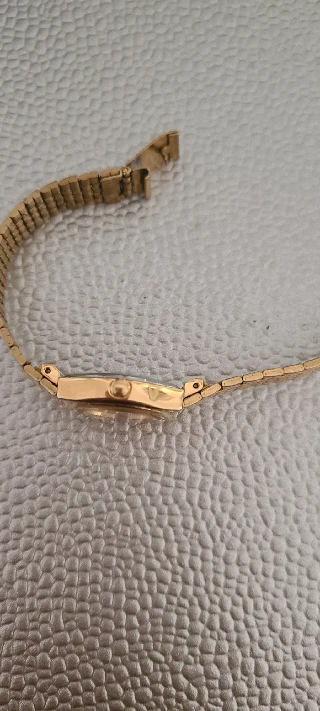 Citizen Quartz Gold Watch image indicator(3)