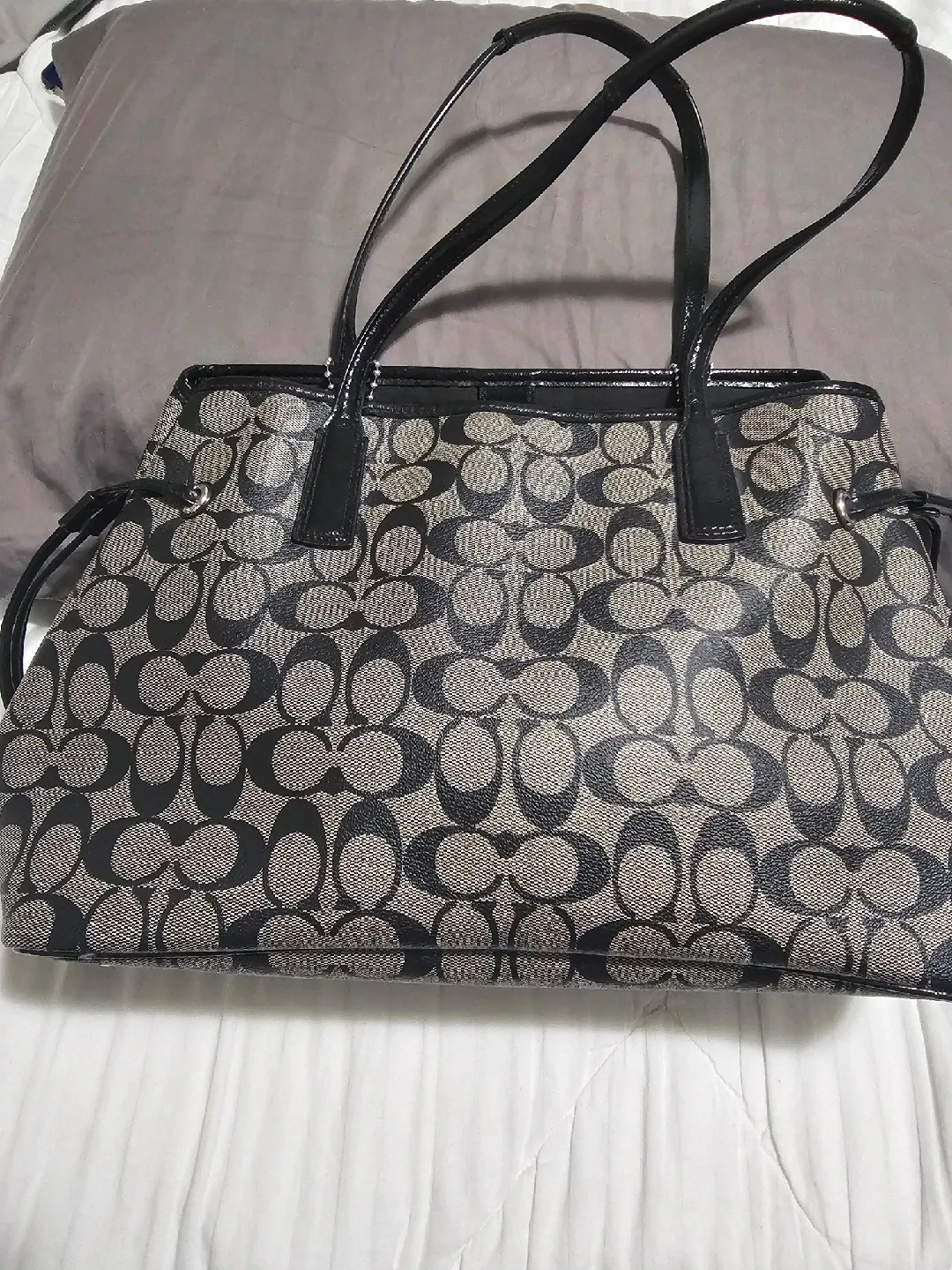 Coach Signature Tote Bag image indicator(2)