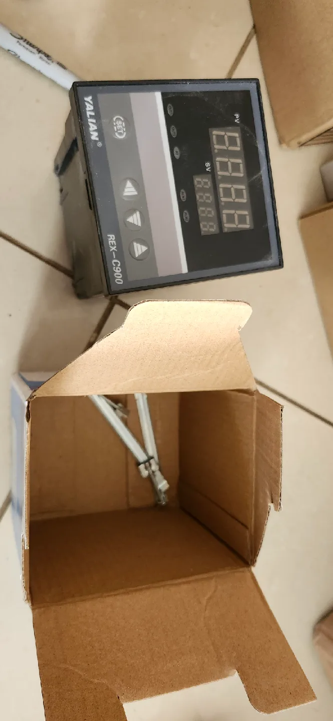 YALIAN REX-C900 Temperature Controller thumbnail