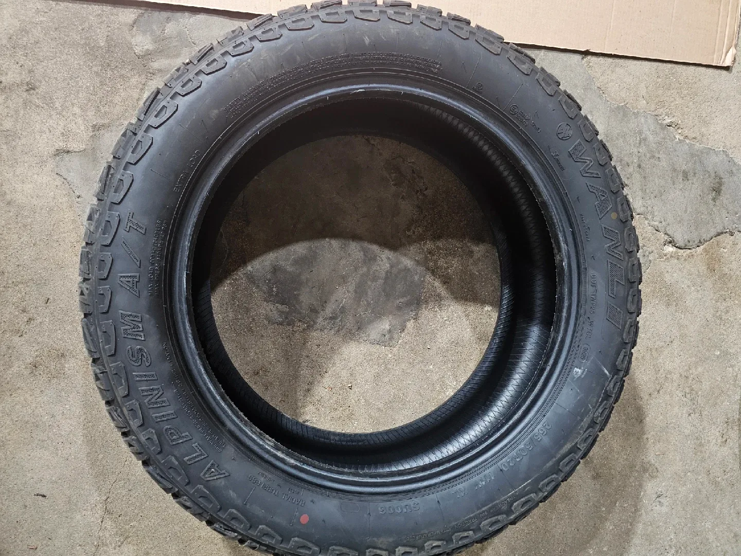 4 Alpinism A/T Tires - 265/50R20 image indicator(2)