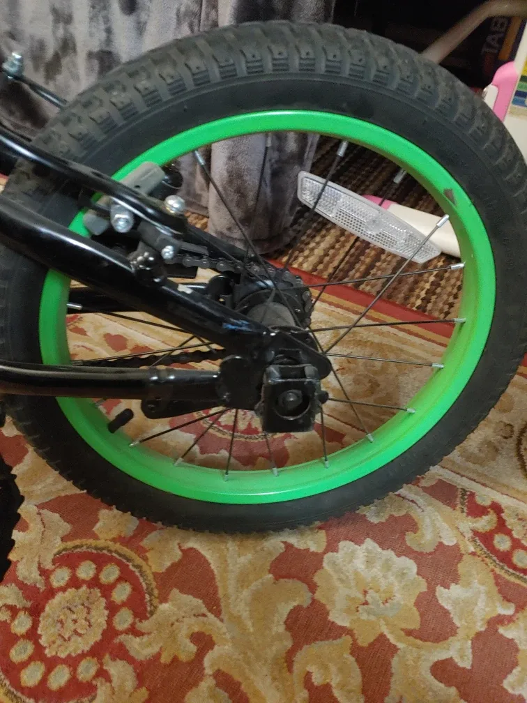 Nakamura Boys' Bike - Green & Black image indicator(6)