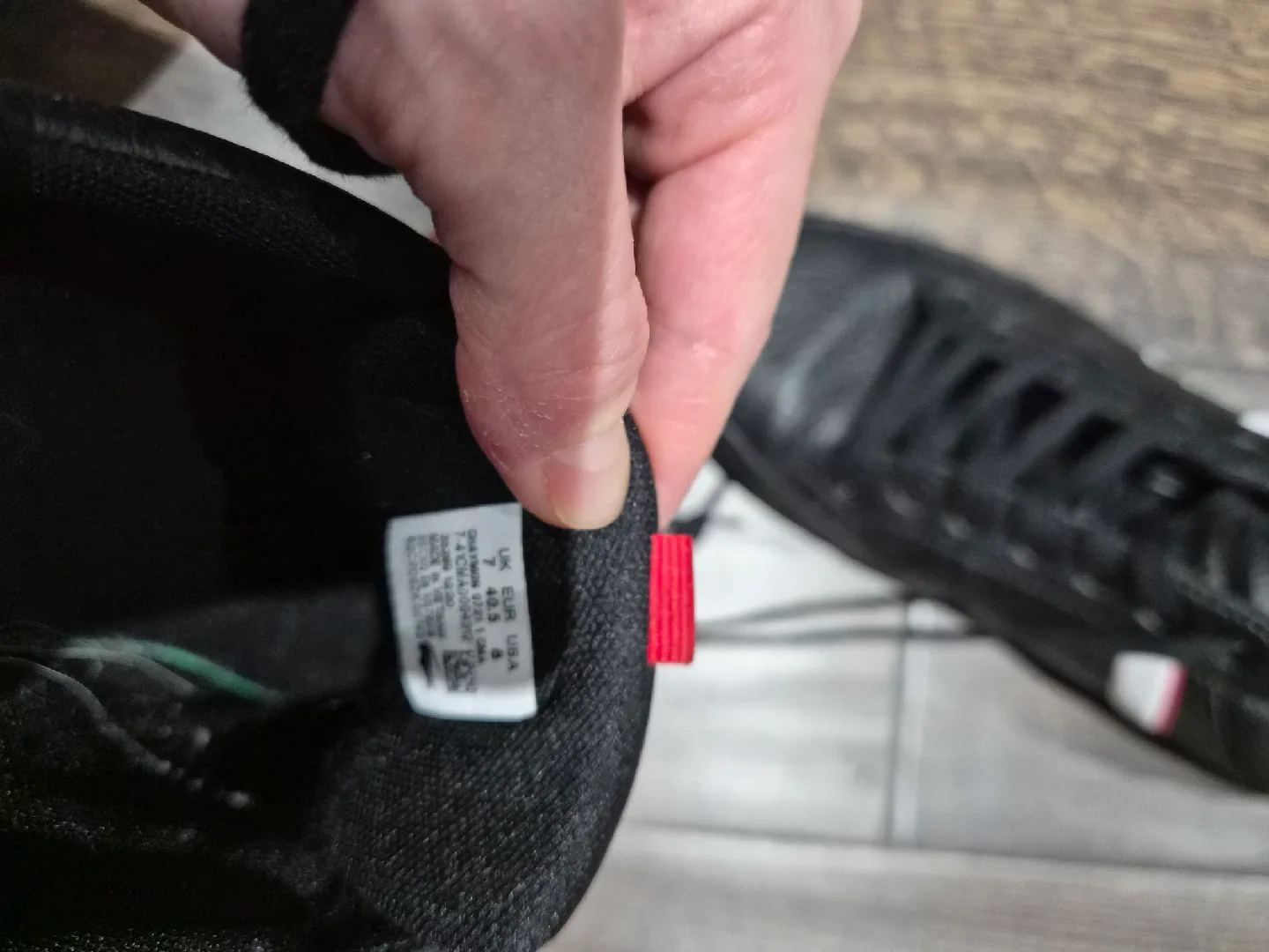 Lacoste Black Leather men's Sneakers - Size 8 US image indicator(4)