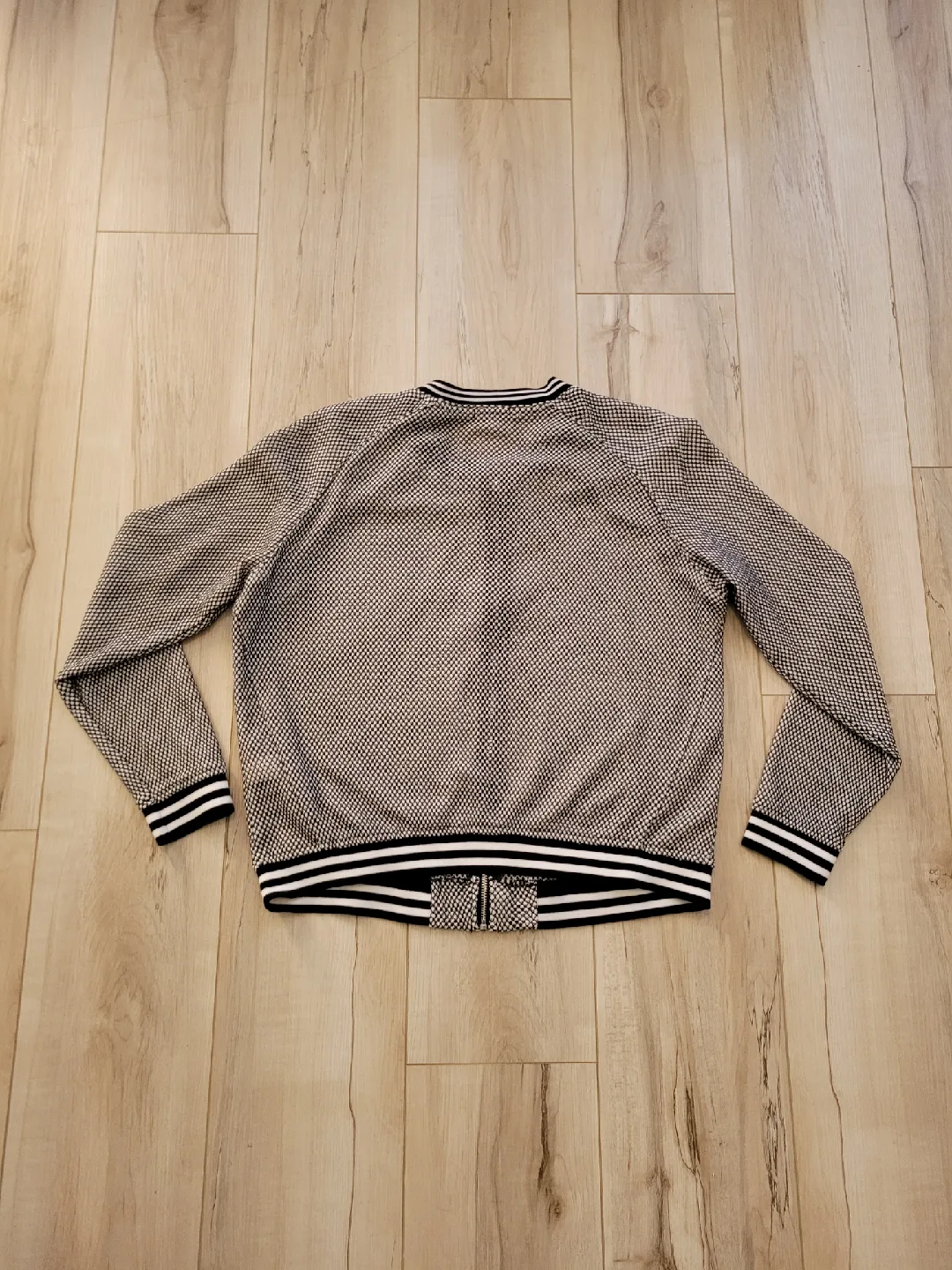 Juicy Couture Black & White Mesh Jacket - Size L image indicator(5)