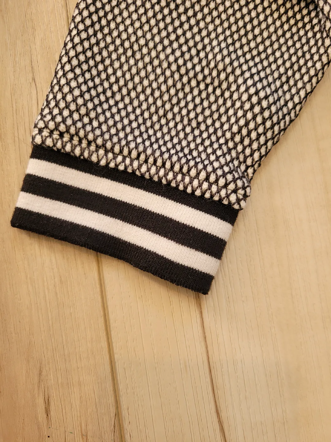 Juicy Couture Black & White Mesh Jacket - Size L image indicator(6)