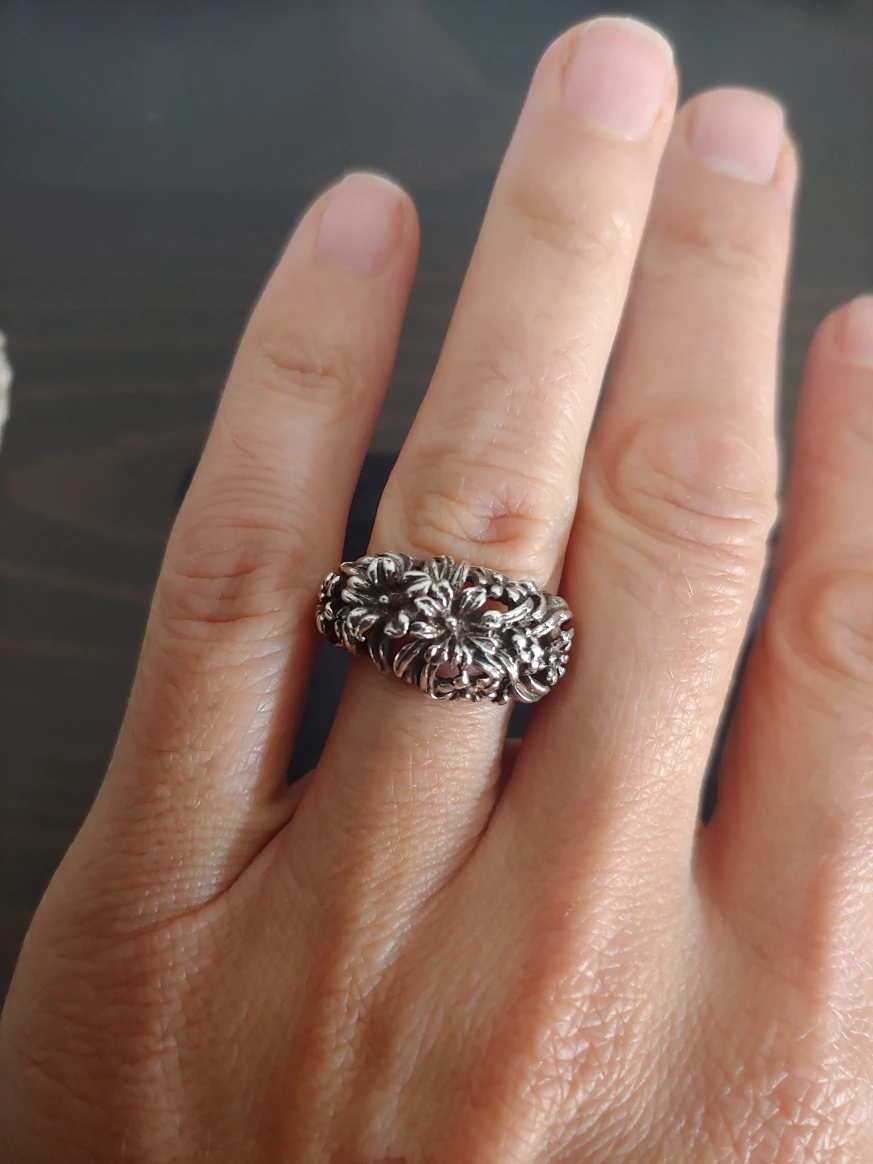 Floral Silver plated ring-size 6