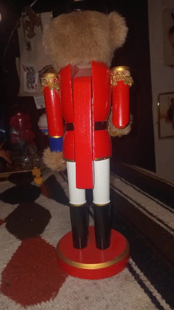 Bear Nutcracker Figurine image indicator(3)