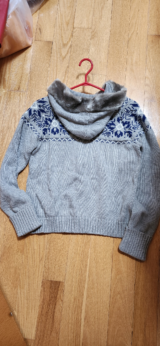 Grey knit fair isle zip-up sweater with faux fur trimmed hood - photo 3