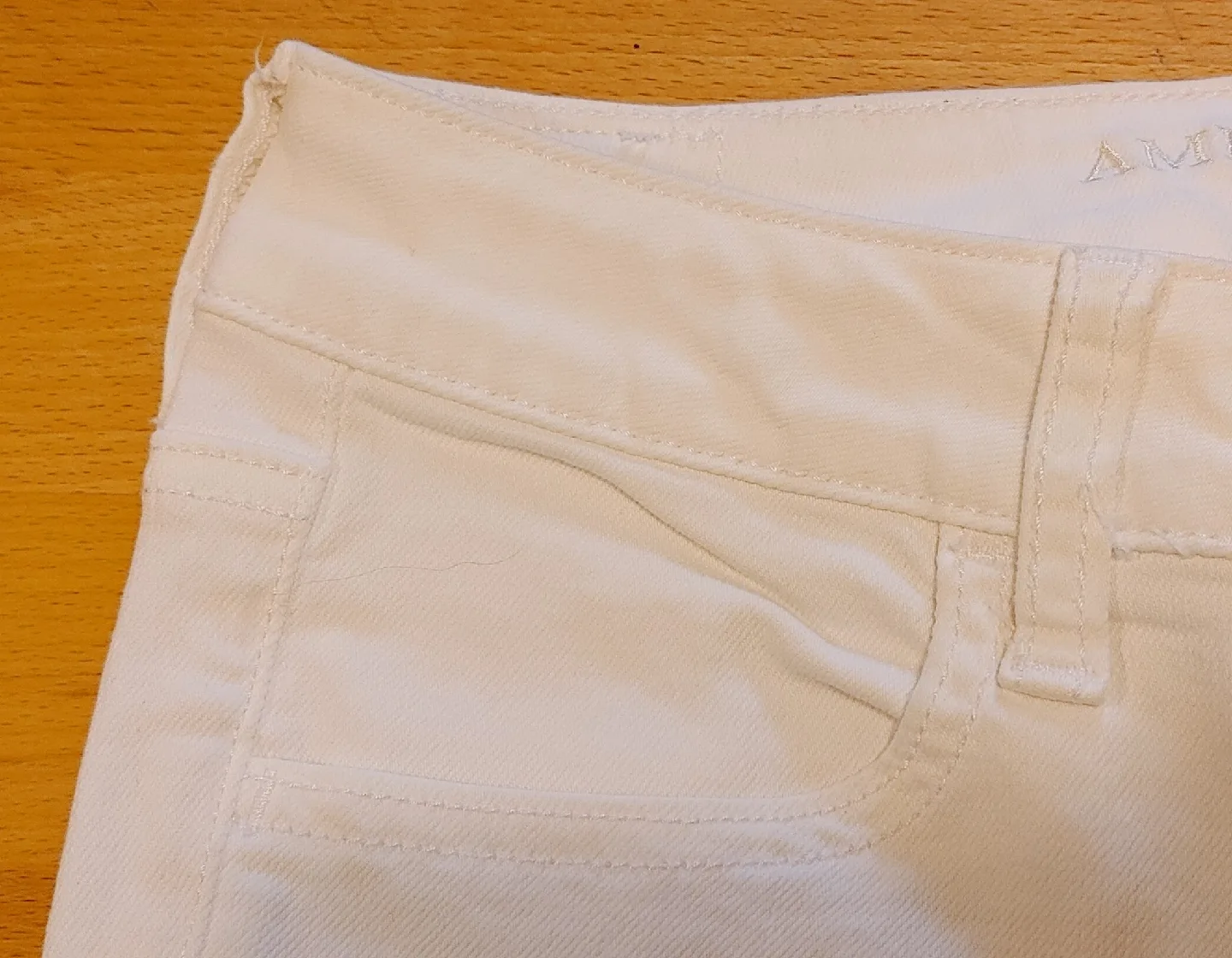 American Eagle White Jeans - Size 4 image indicator(6)