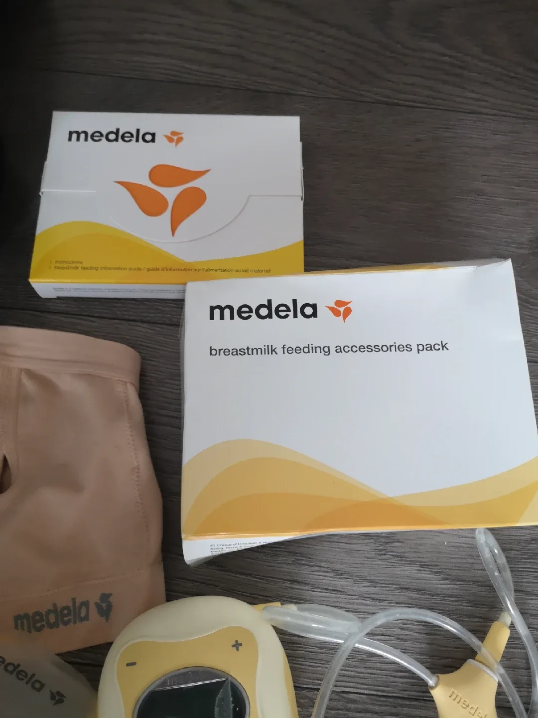 Medela Freestyle Breast Pump with Accessories image indicator(5)