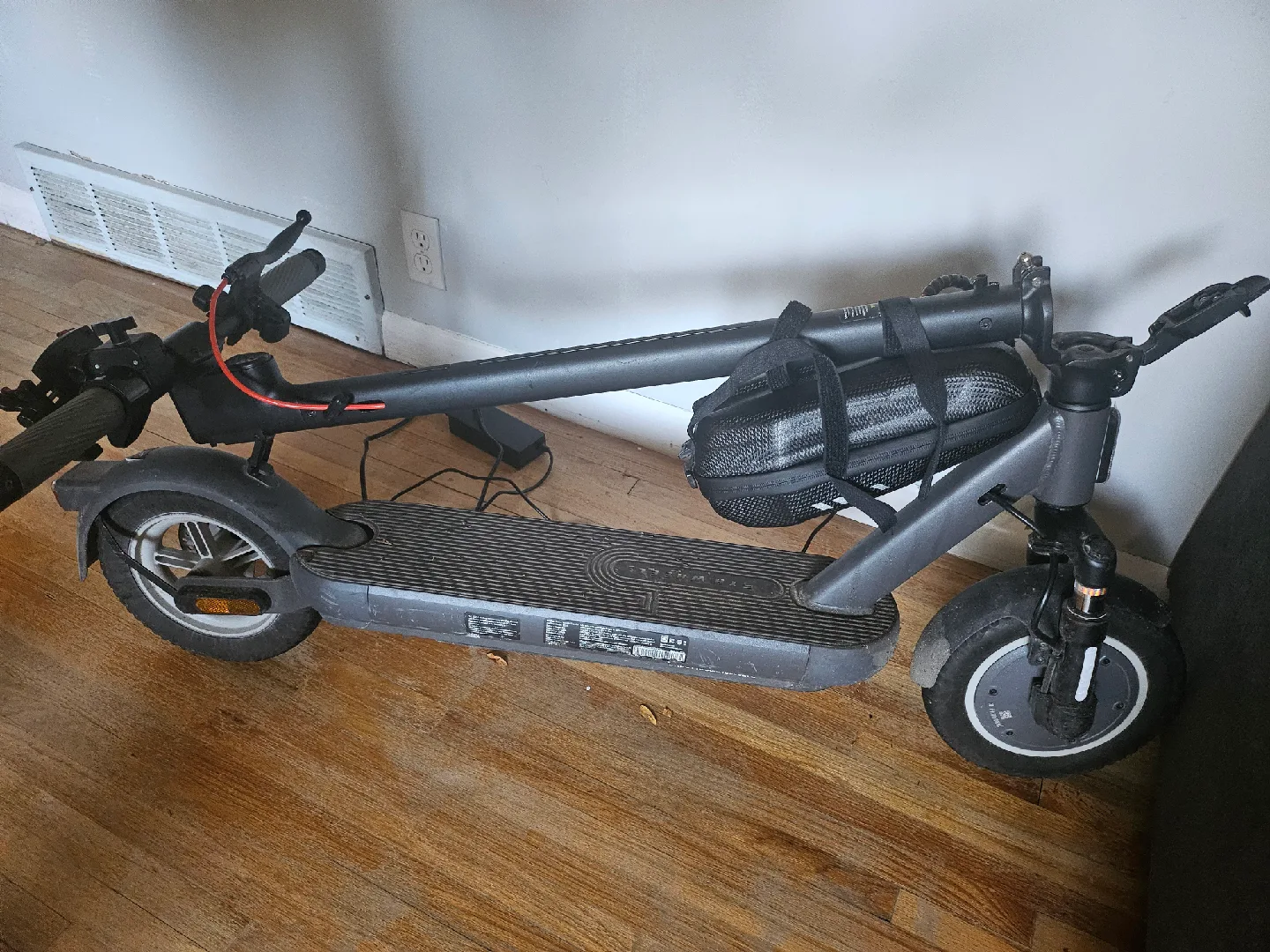 Big Sale! 5TH WHEEL V40 PRO Adult Electric Scooter image indicator(4)