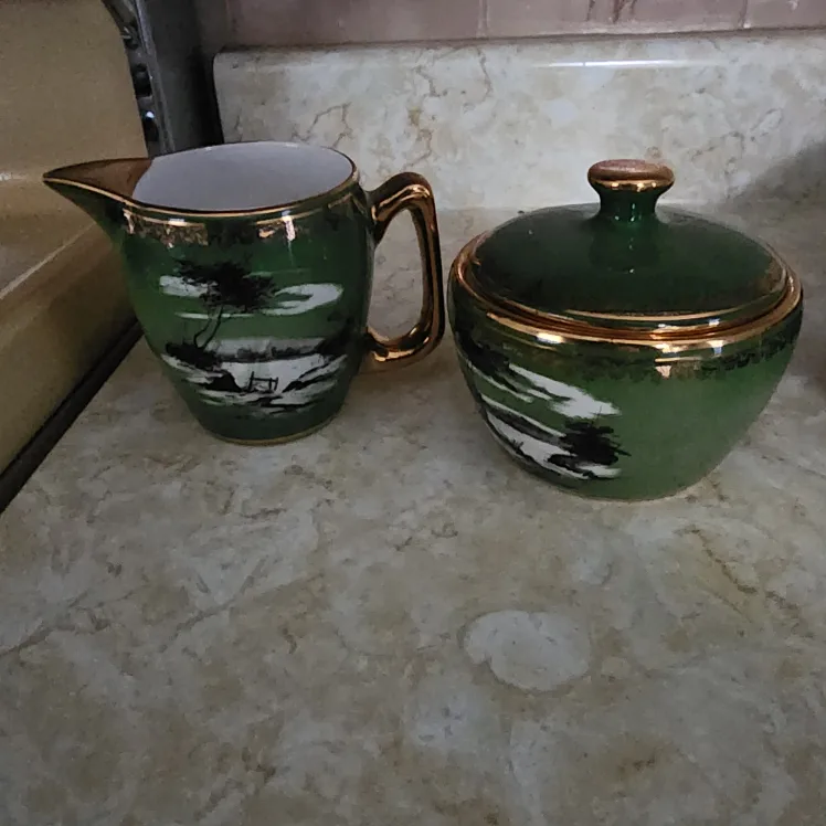 Vintage Green Tea Set with Teapot image indicator(3)