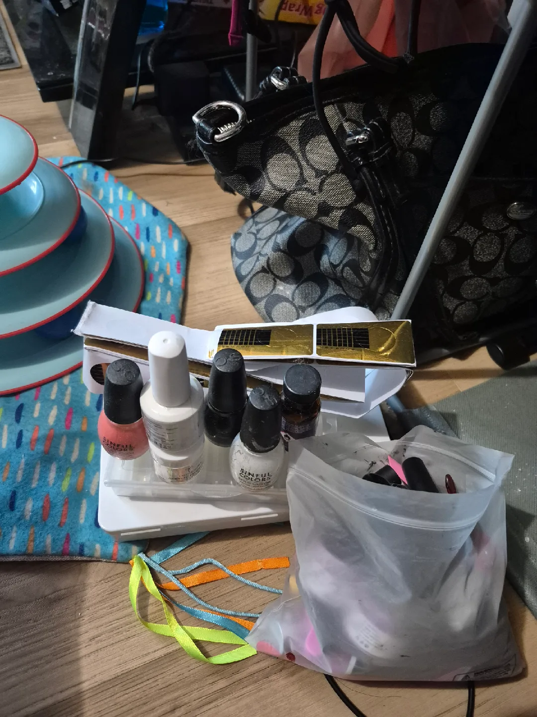 Nail Art Kit with Drill, Acrylics, and Accessories image indicator(6)