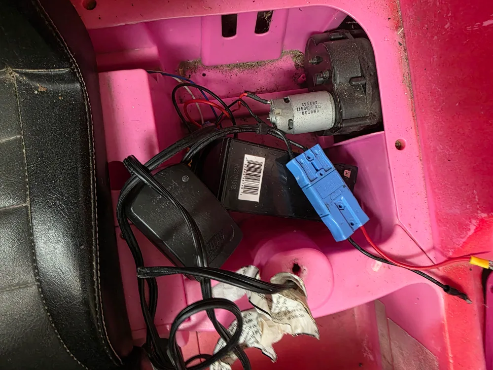 Dodge Ride On Car - Kids Toy image indicator(7)