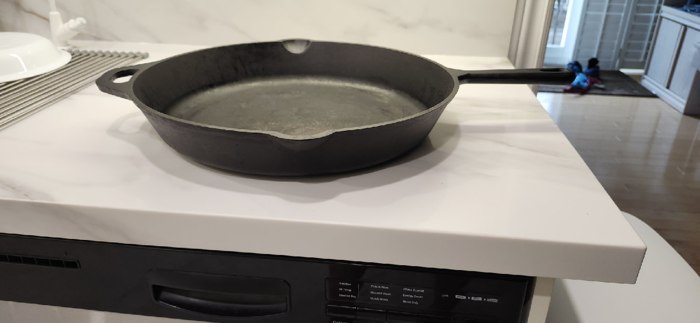AmazonBasics Cast Iron Skillet - photo 2