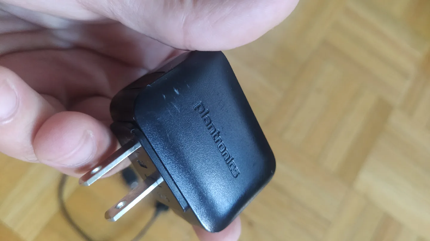 Plantronics Bluetooth Headset with Charger image indicator(3)