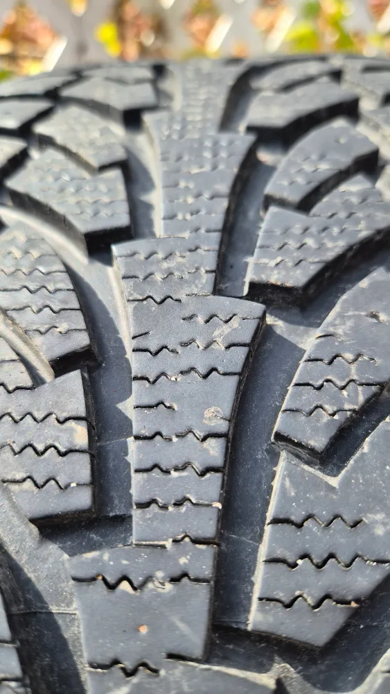 TWO Hankook Winter i*Pike RSV 225/60R17 Tires image indicator(7)