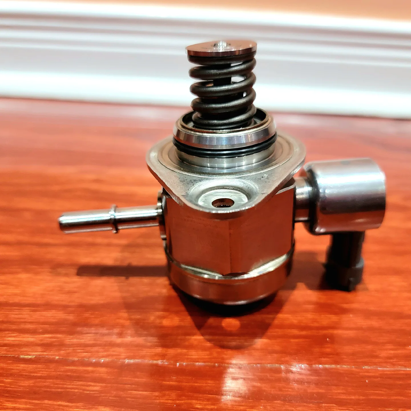 DrCax High Pressure Fuel Pump AG9Z-9350-B image indicator(7)