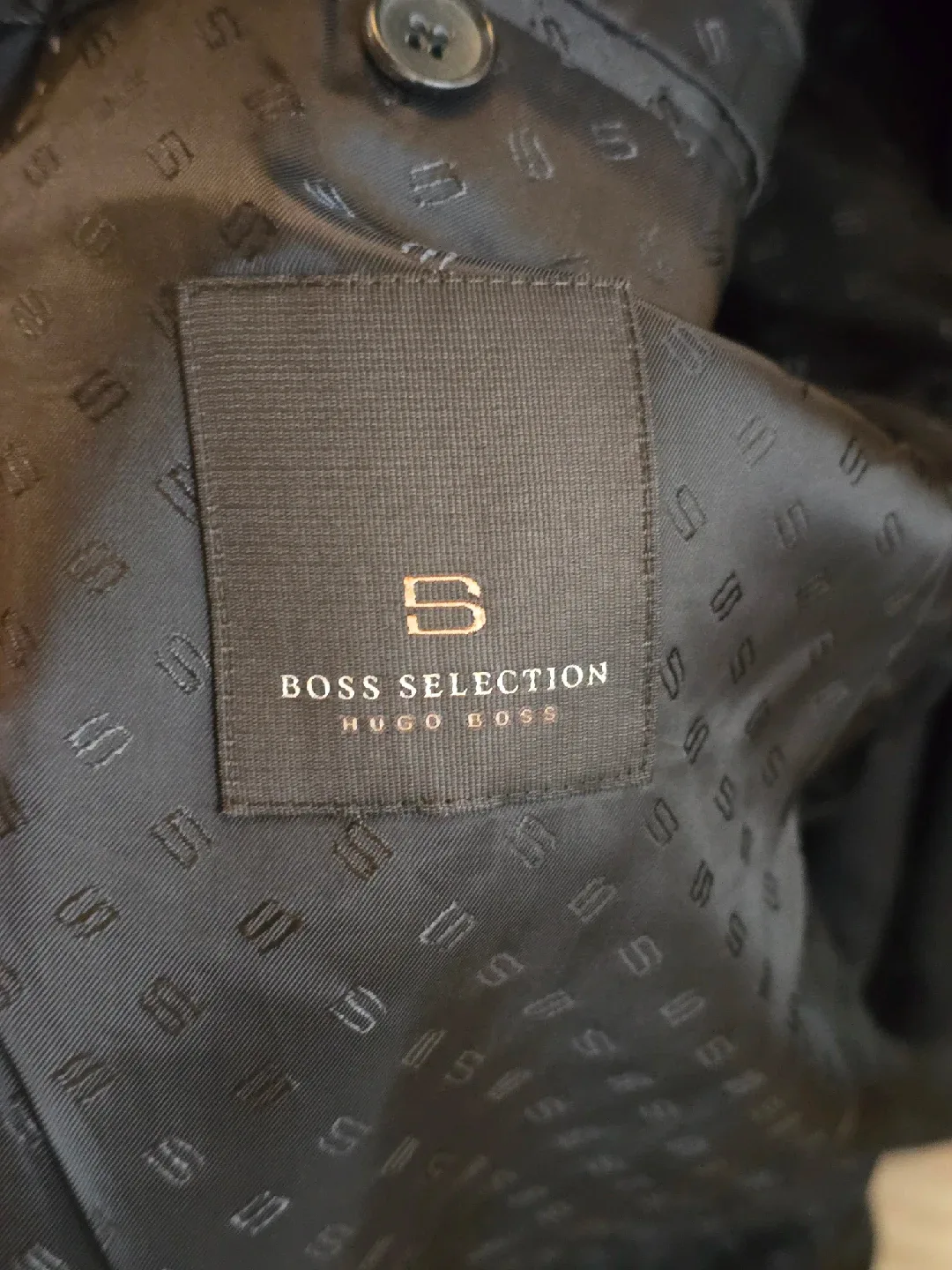 Hugo Boss Selection Suit - Size 42R - Guabello and Hugo Suit image indicator(2)