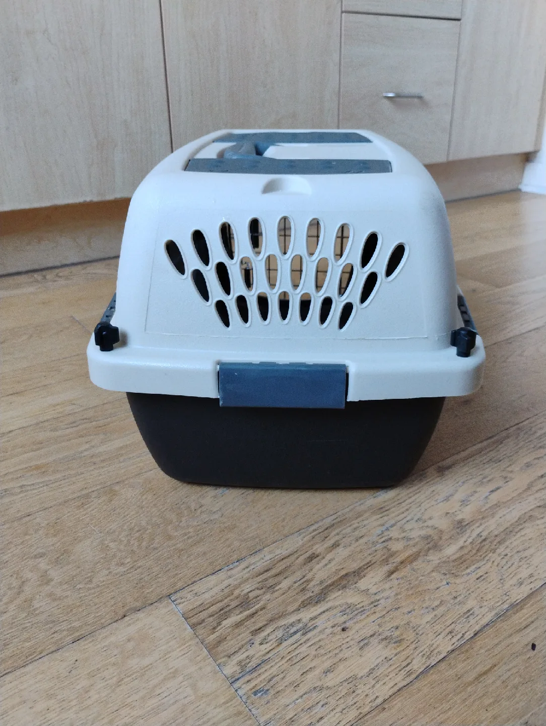 Pet Carrier - 18 x 12 x 10 inches image indicator(3)