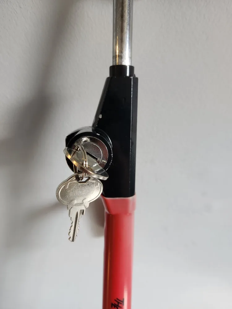 The Club Steering Wheel Lock image indicator(2)