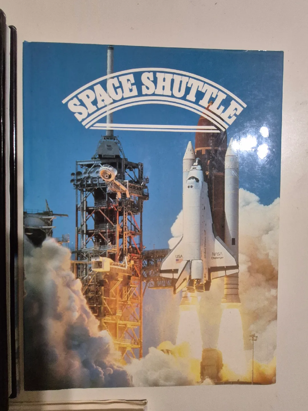 Lot of books on Space Shuttle image indicator(3)