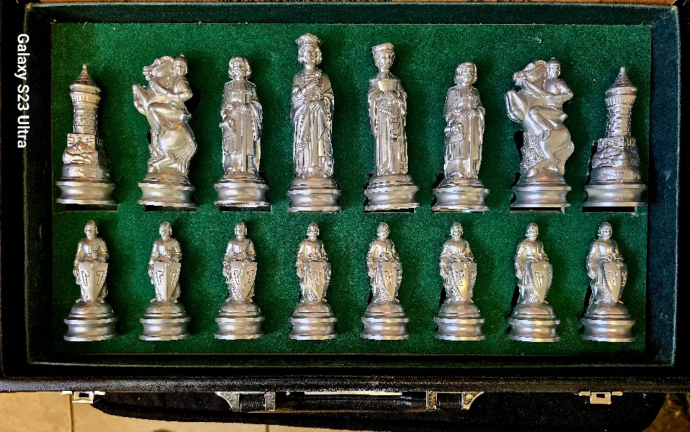Vintage Pewter/Gold Chess Set with Case image indicator(3)