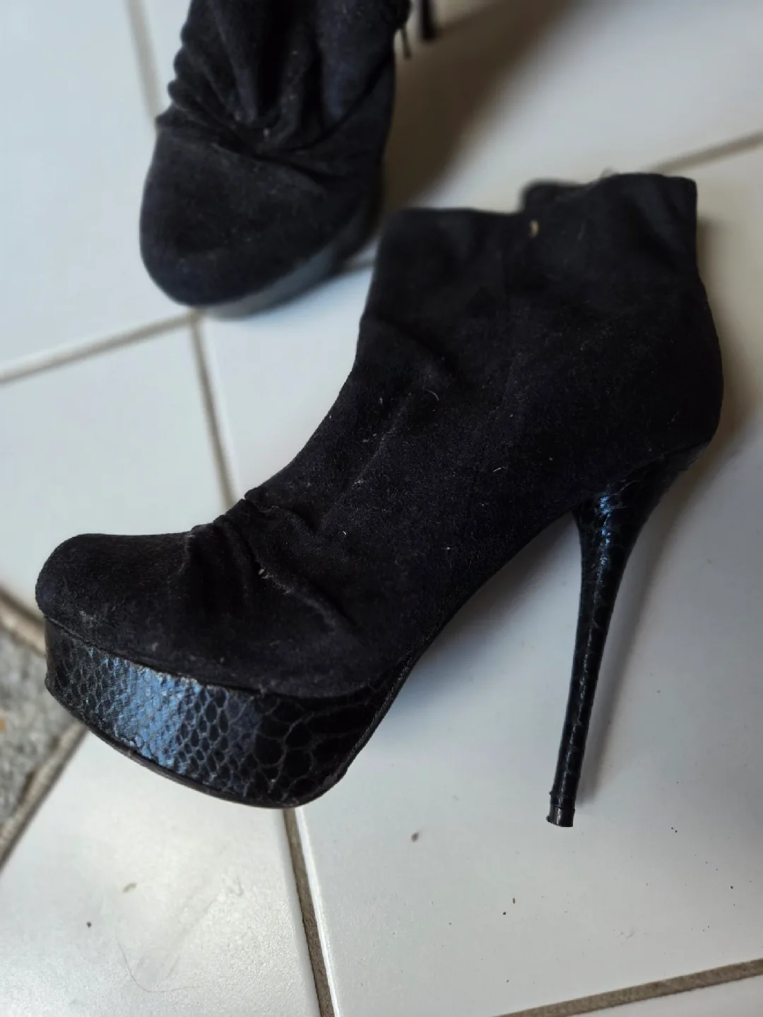 Ladies fashion booties image indicator(6)