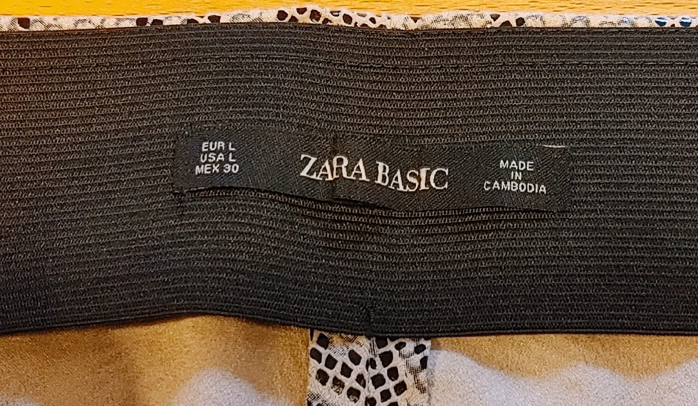 Zara Basic Pants - Size L image indicator(9)