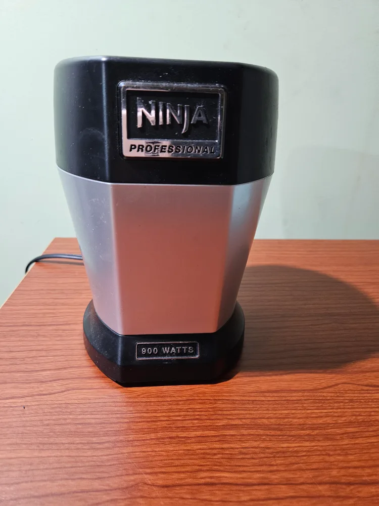 Ninja Professional 900 Watts Blender thumbnail