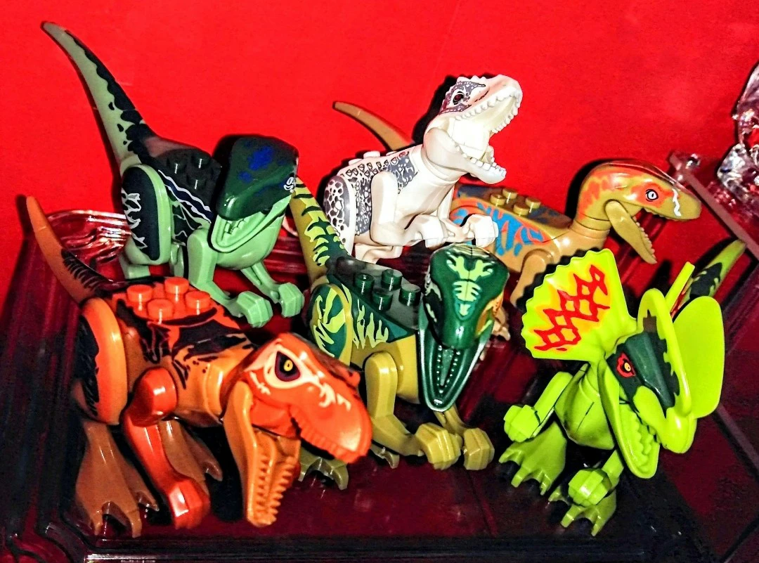 Dinosaur Block Figures Set