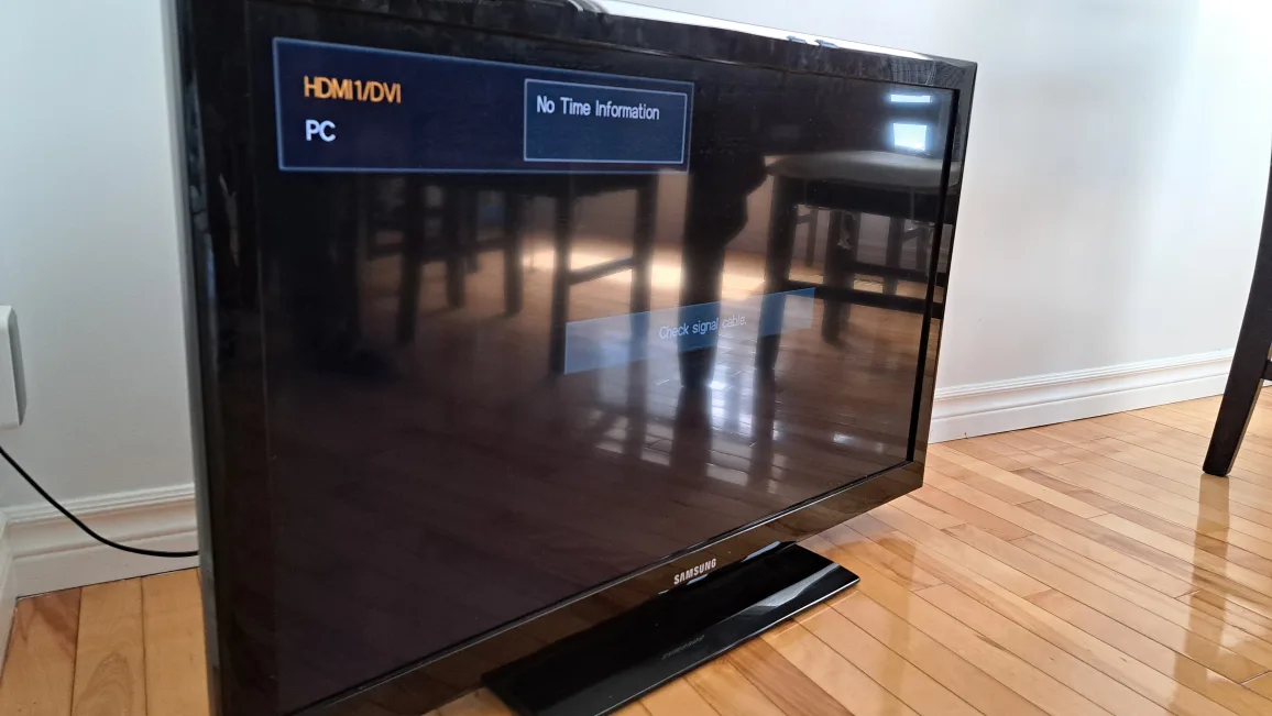 Samsung 40" LCD TV Series 5 550 image indicator(5)