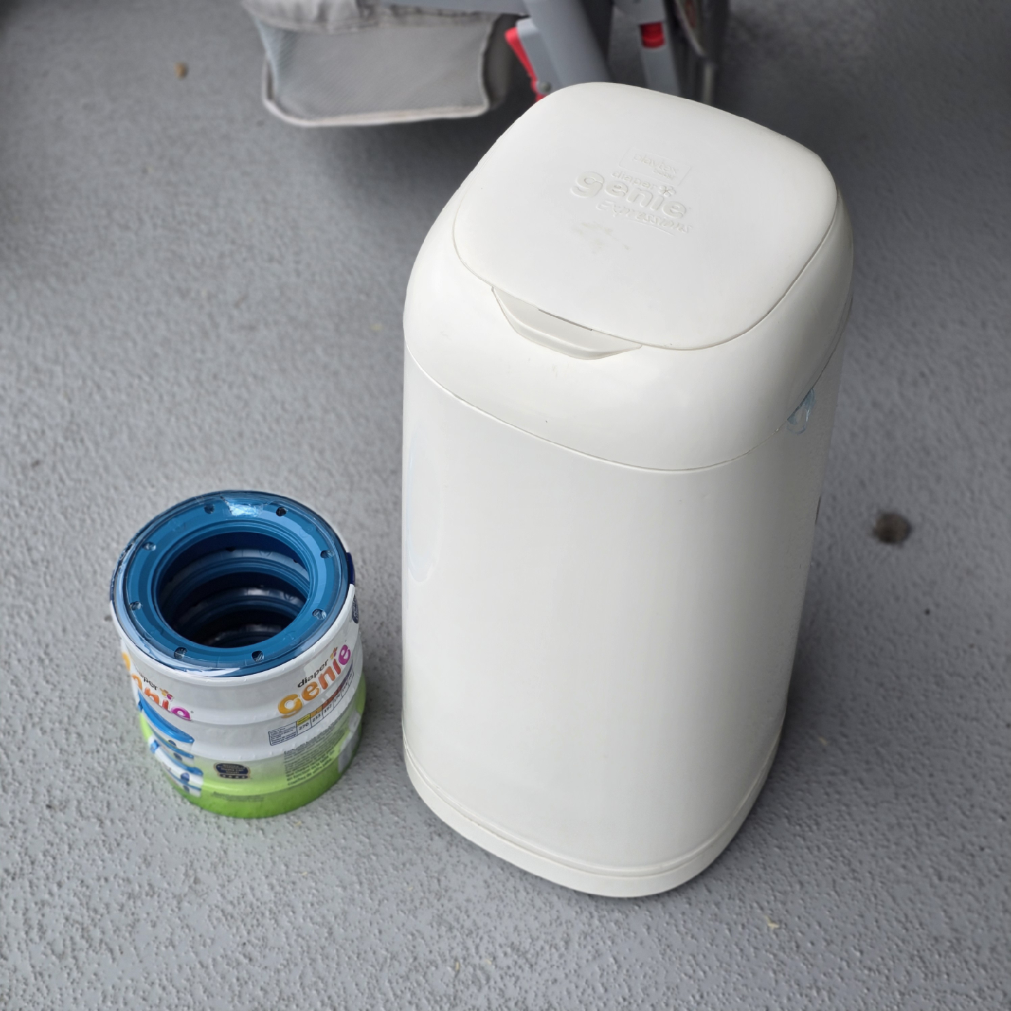 Diaper Genie + 4 pack of refills