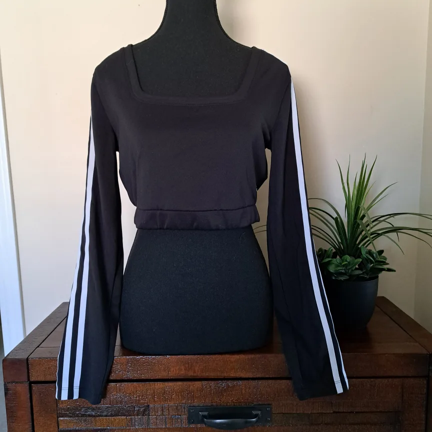 Adidas Crop Top Black White Women's Size Medium Primeblue image indicator(2)