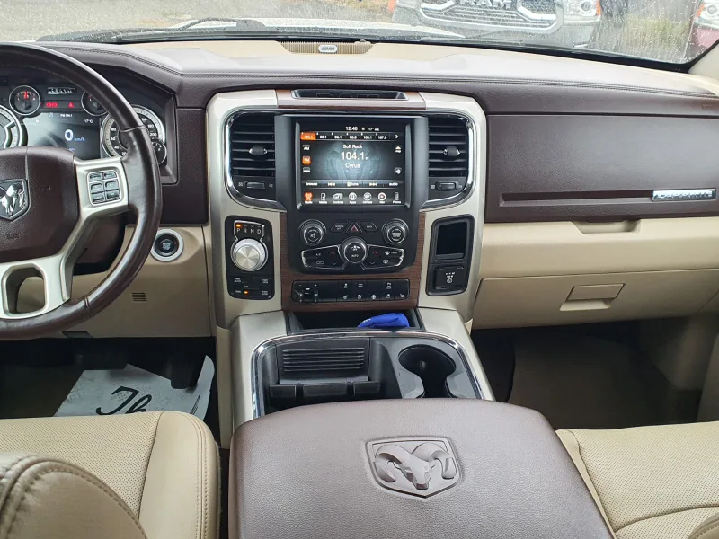 2017 Ram 1500 4X4 Laramie image indicator(4)