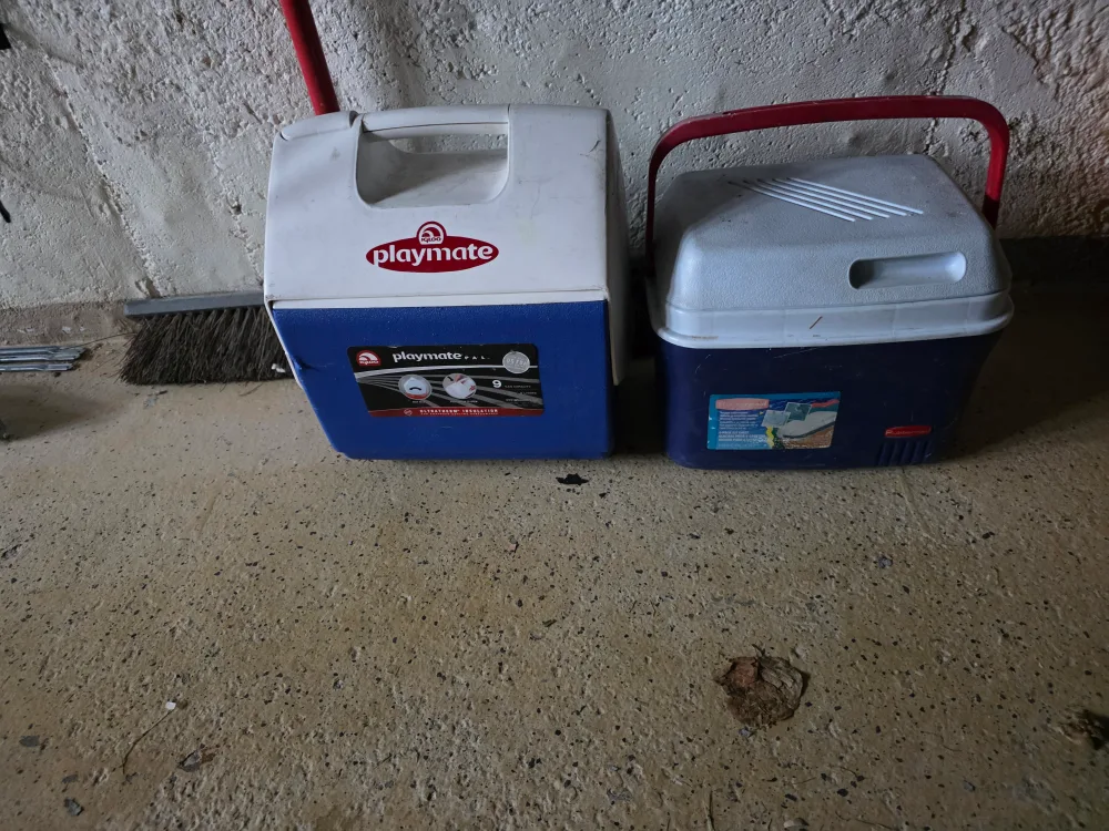 Igloo Playmate & Redmon Cooler image indicator(4)