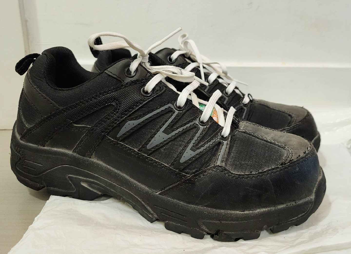 Men's Black WORKLOAD Steeltoe Shoes - Size 8 - photo 2