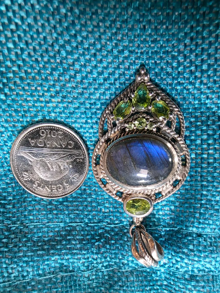 Sterling Silver Labradorite & Peridot Pendant image indicator(3)