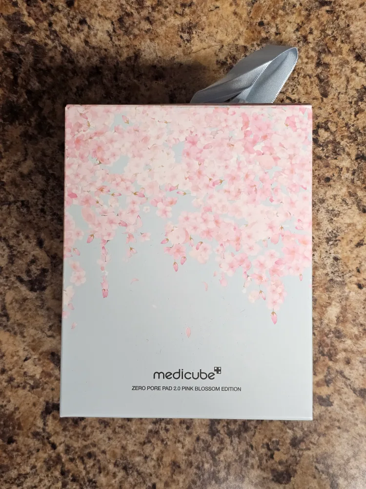 MEDICUBE Zero Pore Pad 2.0 Pink Blossom Edition thumbnail