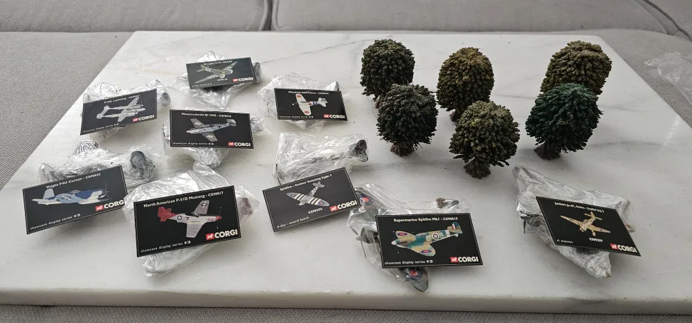 Corgi Model Airplanes and Tanks image indicator(2)