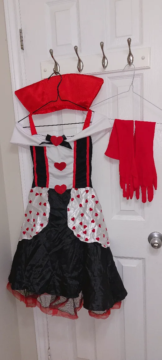 Queen of Hearts Costume image indicator(2)