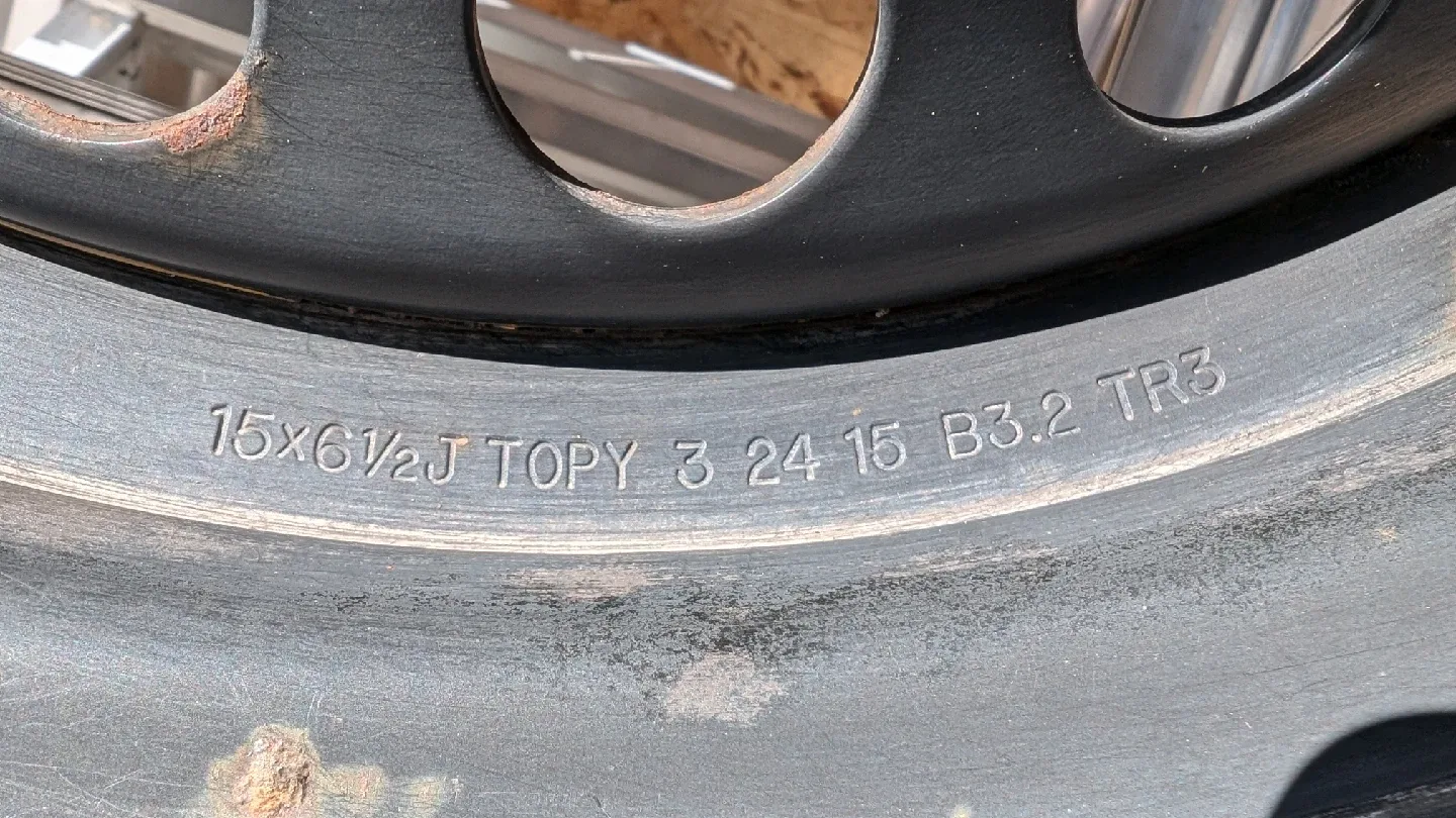 Dunlop Winter Maxx 195/65R15 91T Tires on Rims image indicator(5)