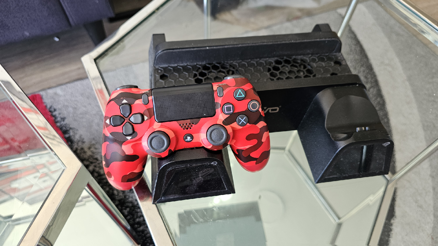 PlayStation 4 PRO, 1TB with Red Camo Controller & charging dock - photo 3