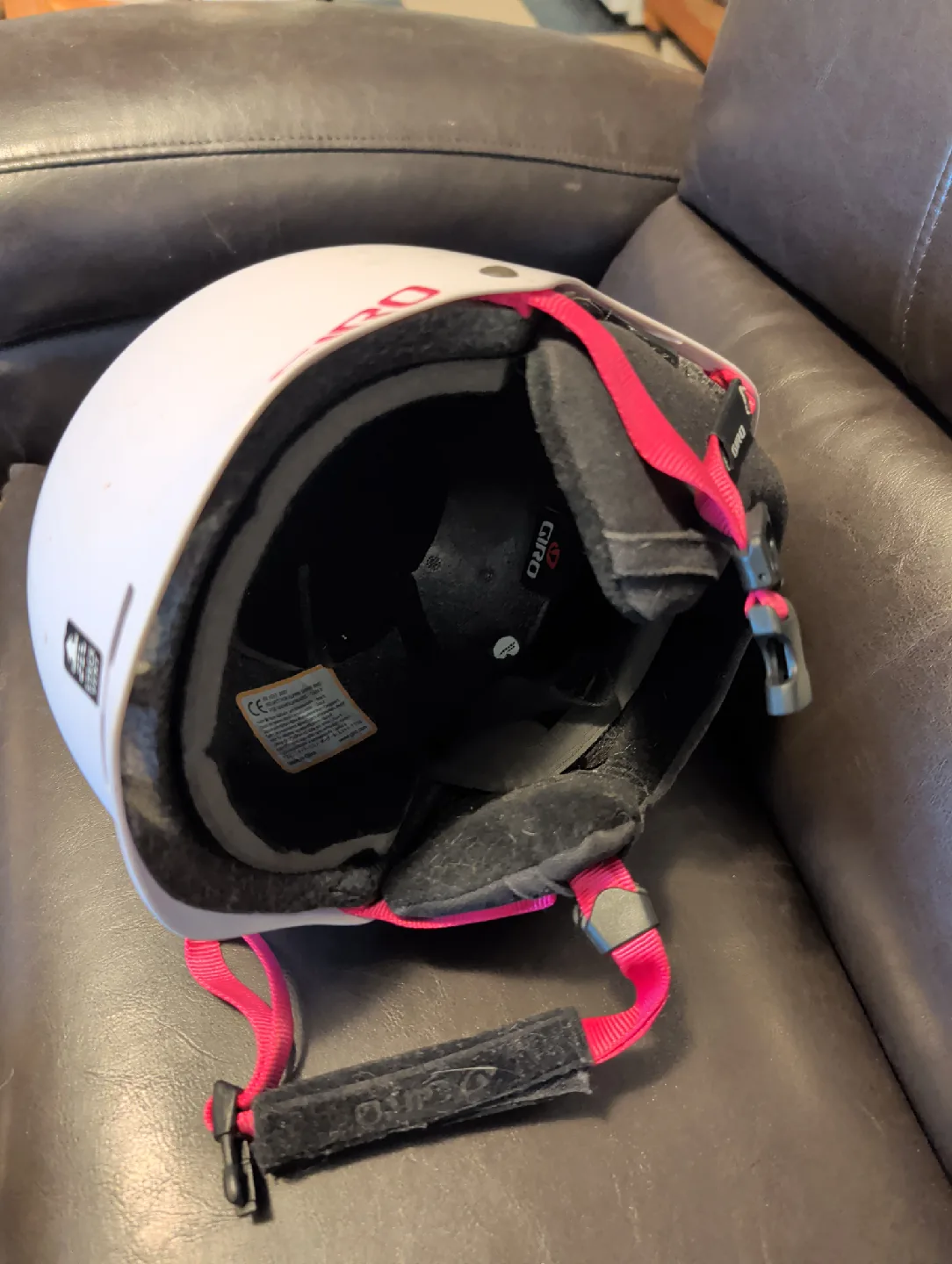 Giro Ski/Snowboard Helmet - White image indicator(3)