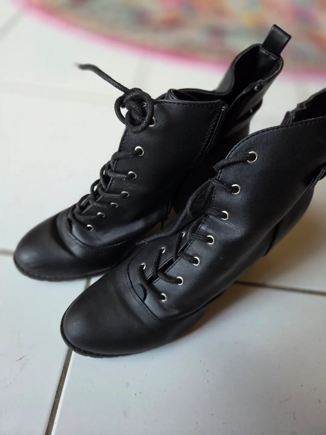 Ladies boots image indicator(5)