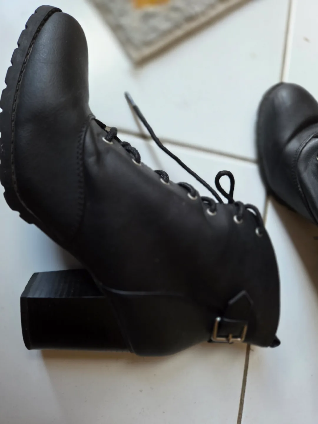 Ladies boots image indicator(6)