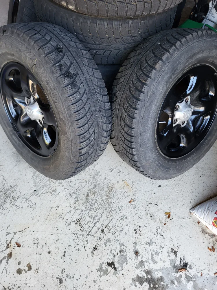 Toyota Rim and Winter Tire Set image indicator(6)
