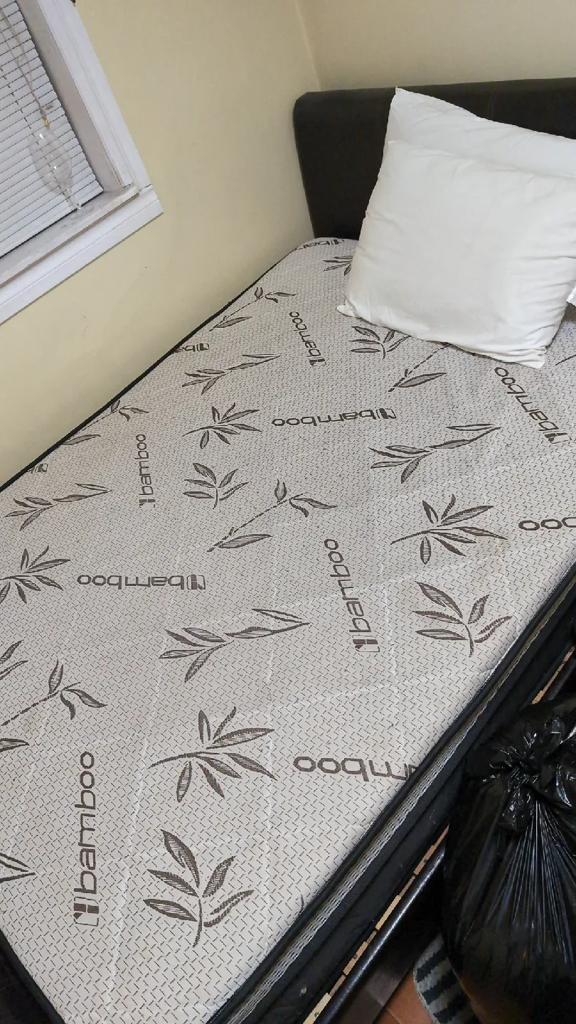 Bamboo Mattress with two pillows thumbnail