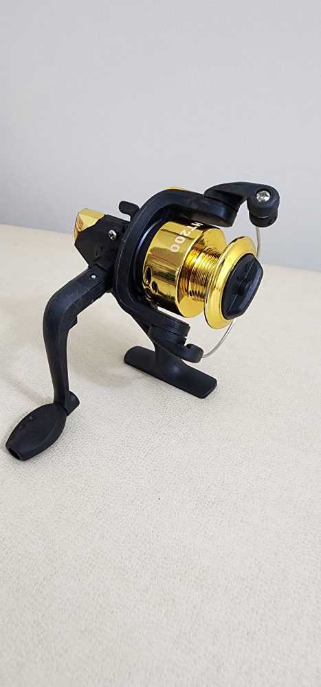 HT 200 Fishing Reel - Gold and Black🧡 - photo 2